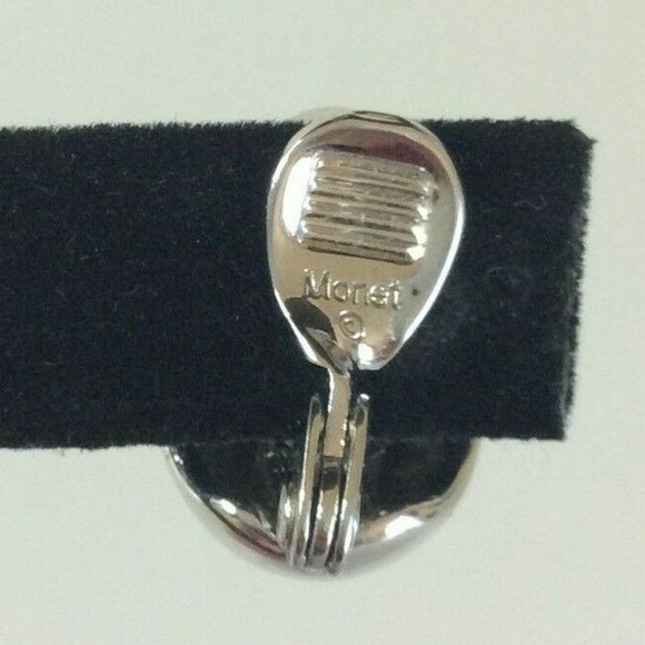 Vintage Monet Clip On Earring Dome Teardrop Silver - Picture 6 of 7